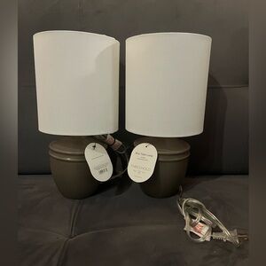 NWT White & Gray Ceramic Table Lamp Set of 2 - 13.75” Tall